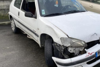 Serrure avant droit PEUGEOT 106