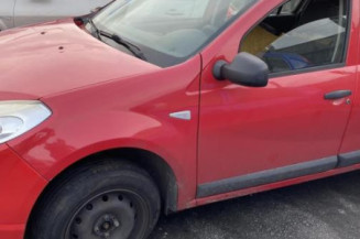 Pare choc avant DACIA SANDERO 1