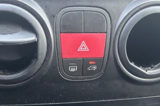 Bouton de warning PEUGEOT BIPPER