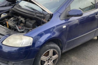 Serrure avant droit VOLKSWAGEN FOX