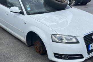 Poignee porte avant gauche AUDI A3 2