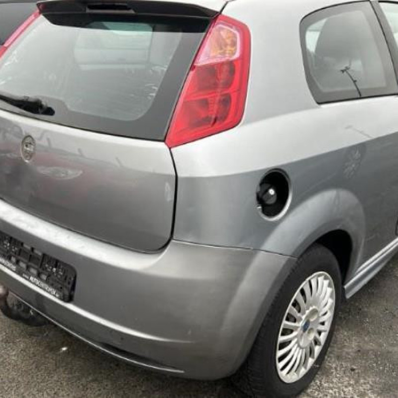 Moteur essuie glace arriere FIAT GRANDE PUNTO Photo n°12