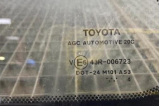 Custode arriere gauche TOYOTA AVENSIS 3