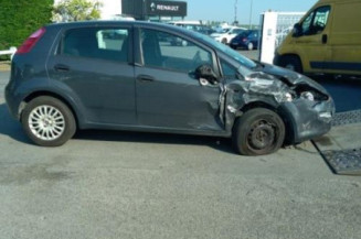 Vitre arriere droit FIAT PUNTO 3