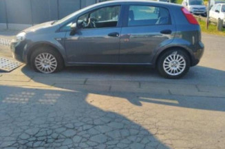 Vitre arriere droit FIAT PUNTO 3