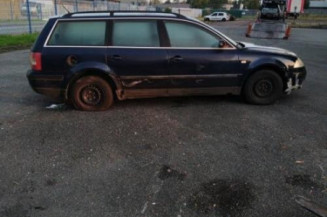 Anti brouillard droit (feux) VOLKSWAGEN PASSAT 4