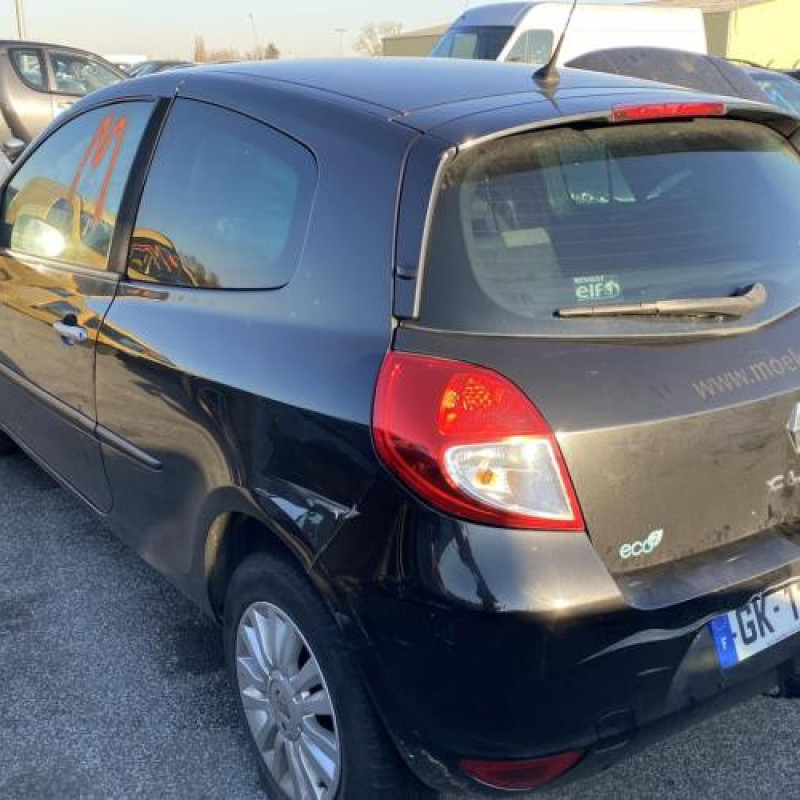 Vitre avant gauche RENAULT CLIO 3 Photo n°10