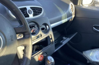 Vitre avant gauche RENAULT CLIO 3