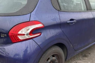 Poignee porte avant gauche PEUGEOT 208 1