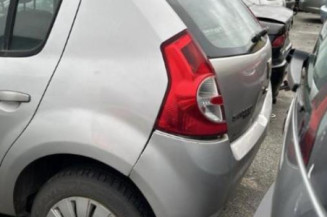 Serrure avant droit DACIA SANDERO 1