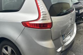 Boitier UCH RENAULT GRAND SCENIC 3