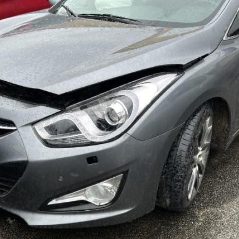 Feu arriere secondaire droit (feux) HYUNDAI I 40 Photo n°6