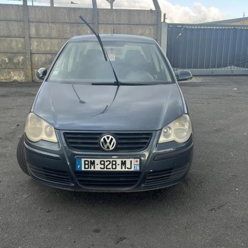 Moteur essuie glace arriere VOLKSWAGEN POLO 4 Photo n°4