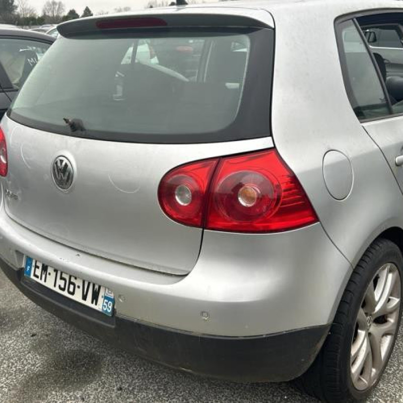 Moteur VOLKSWAGEN GOLF 5 Photo n°8