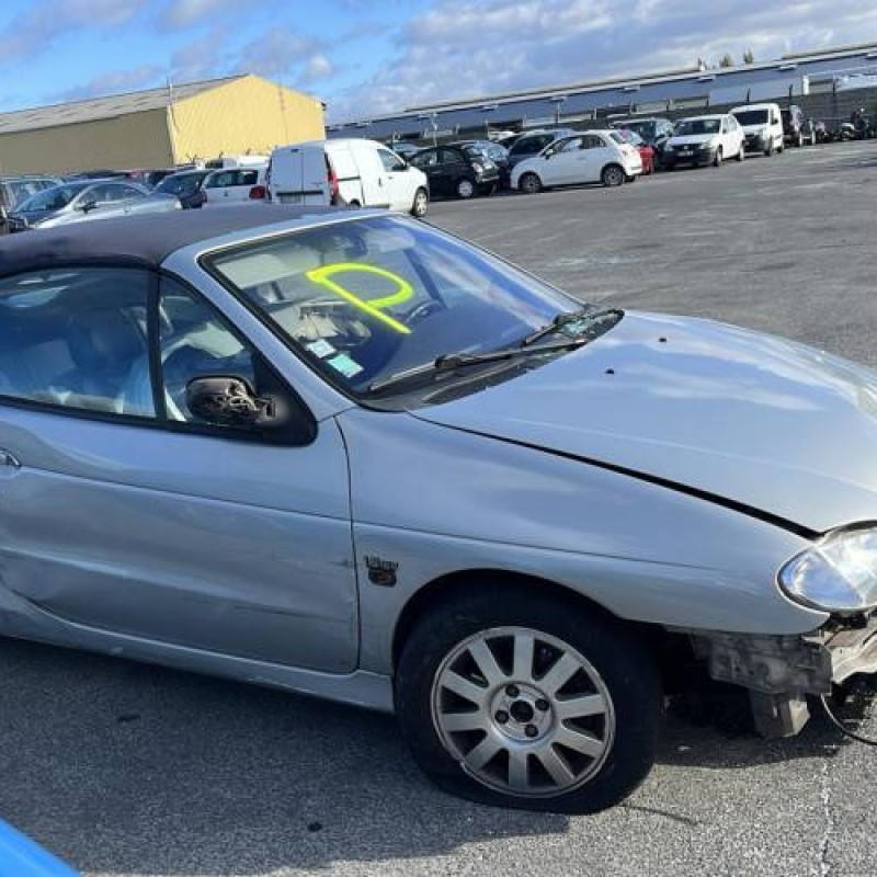 Custode arriere droit RENAULT MEGANE 1 Photo n°10