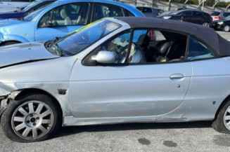 Poignee interieur avant gauche RENAULT MEGANE 1