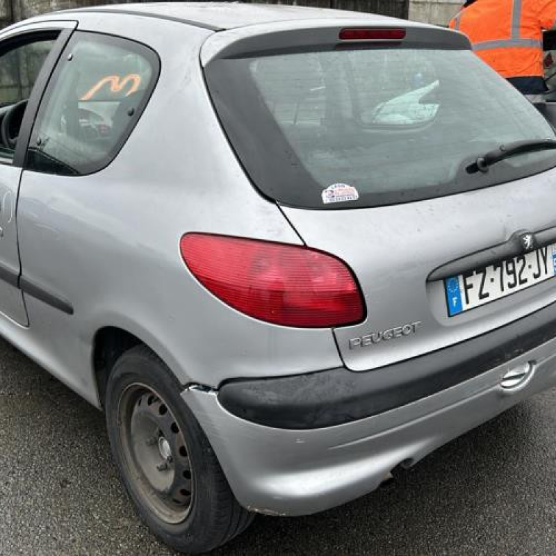 Pompe à carburant PEUGEOT 206 Photo n°9