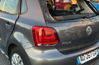 Poignee porte avant gauche VOLKSWAGEN POLO 5