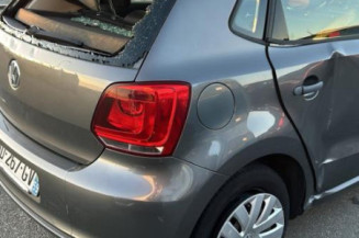 Poignee porte avant gauche VOLKSWAGEN POLO 5