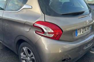 Vitre avant droit PEUGEOT 208 1