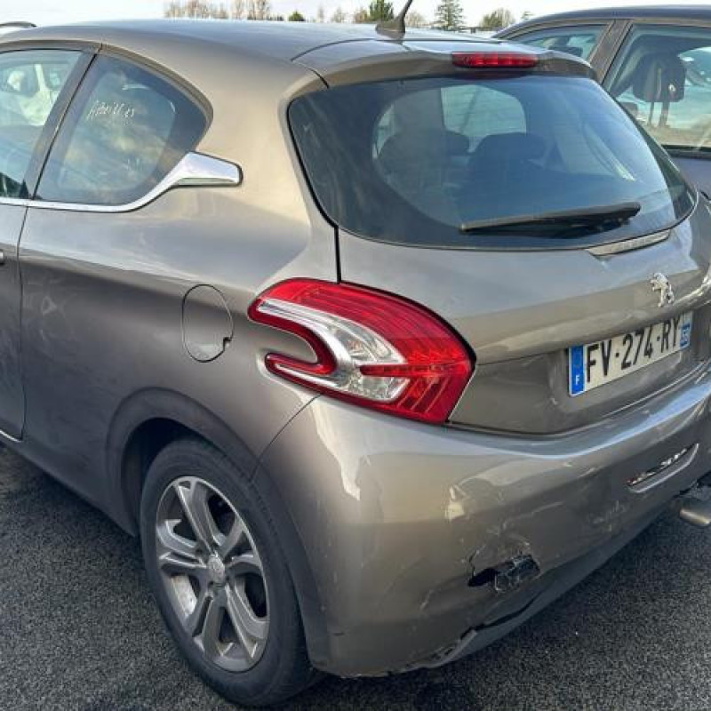 Cremaillere assistee PEUGEOT 208 1 Photo n°9