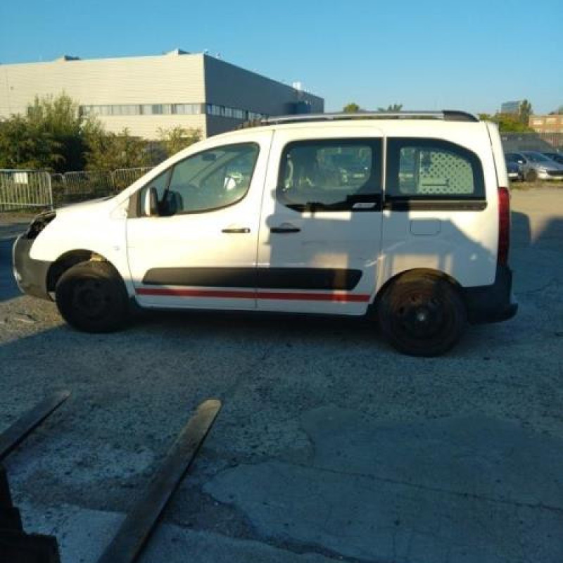 Porte fusible CITROEN BERLINGO 2 Photo n°7