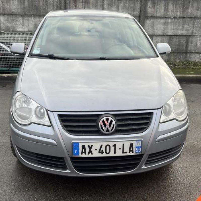 Calandre VOLKSWAGEN POLO 4 Photo n°5