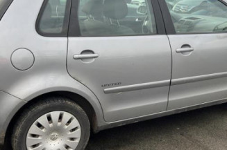 Serrure avant droit VOLKSWAGEN POLO 4