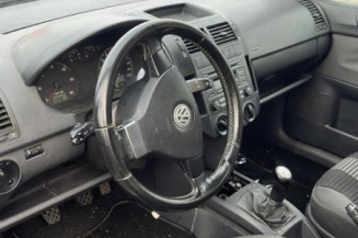 Serrure avant droit VOLKSWAGEN POLO 4