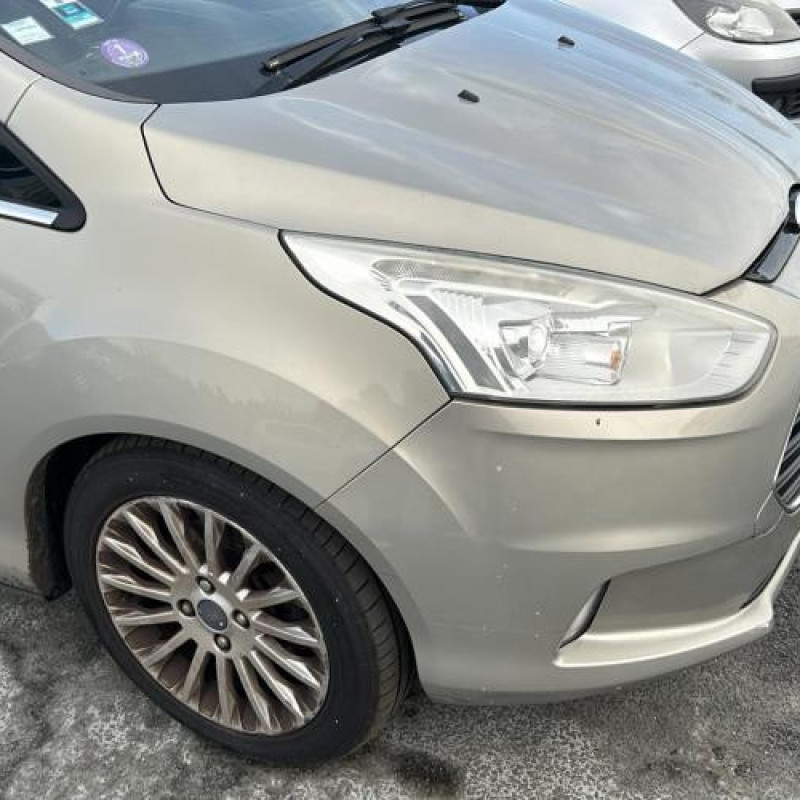 Pare boue arriere droit FORD B-MAX Photo n°6