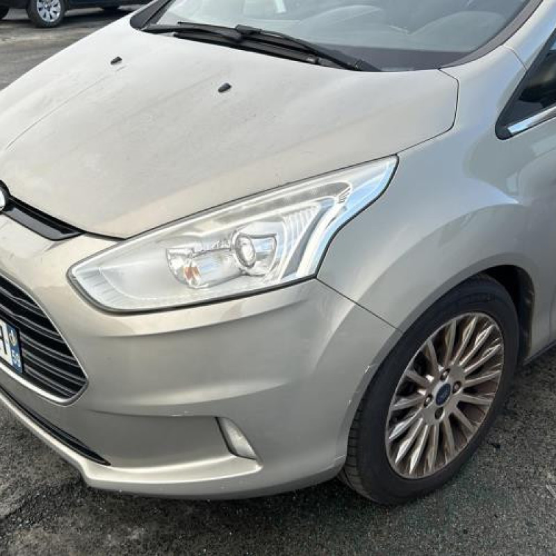 Pare boue arriere droit FORD B-MAX Photo n°8