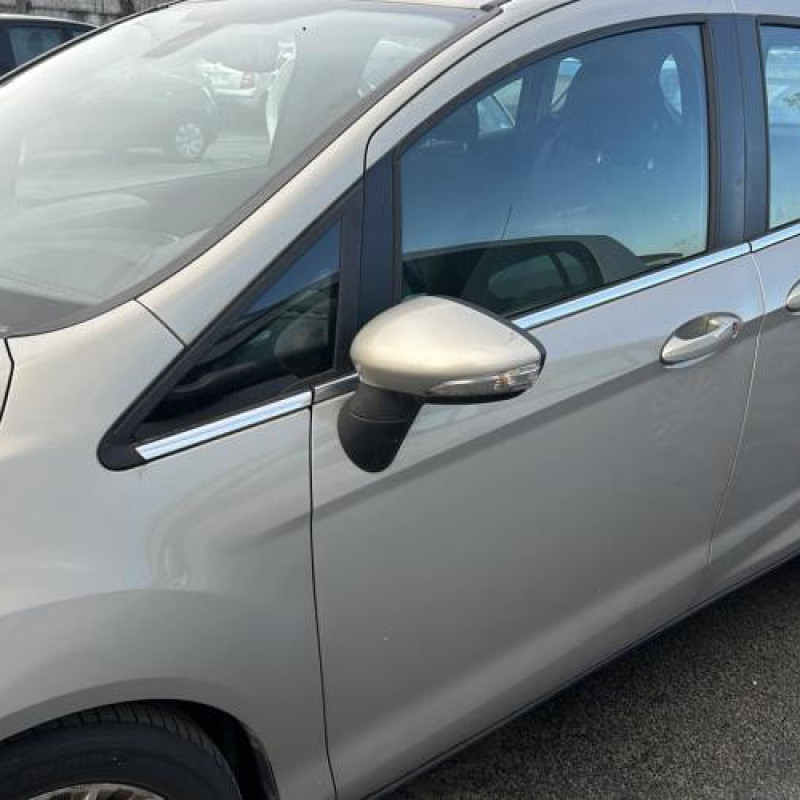 Pare boue arriere gauche FORD B-MAX Photo n°9