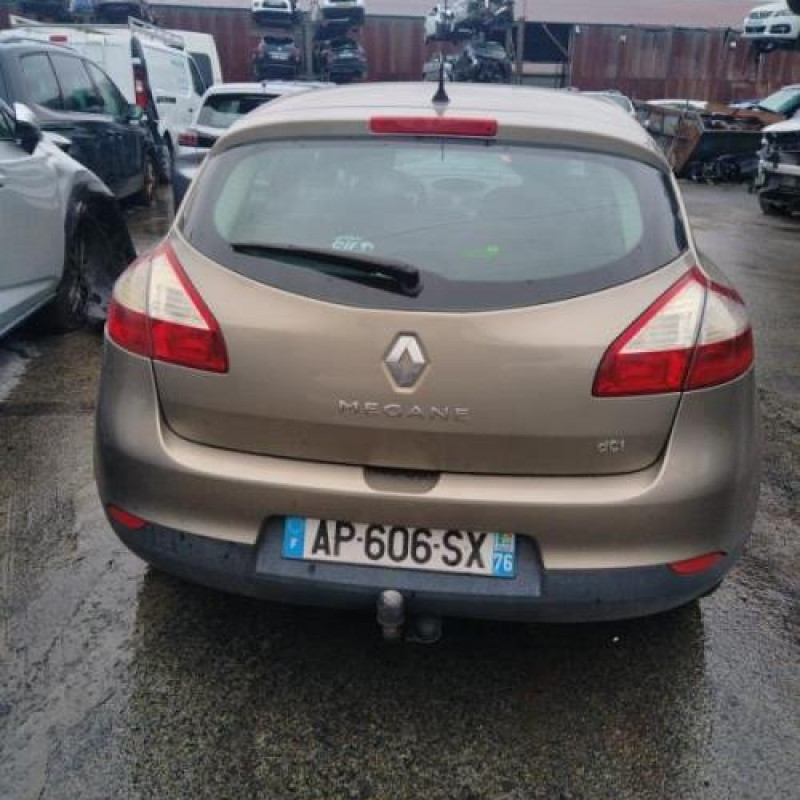 Boitier filtre a air RENAULT MEGANE 3 Photo n°6