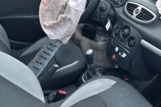 Fermeture de capot RENAULT CLIO 3