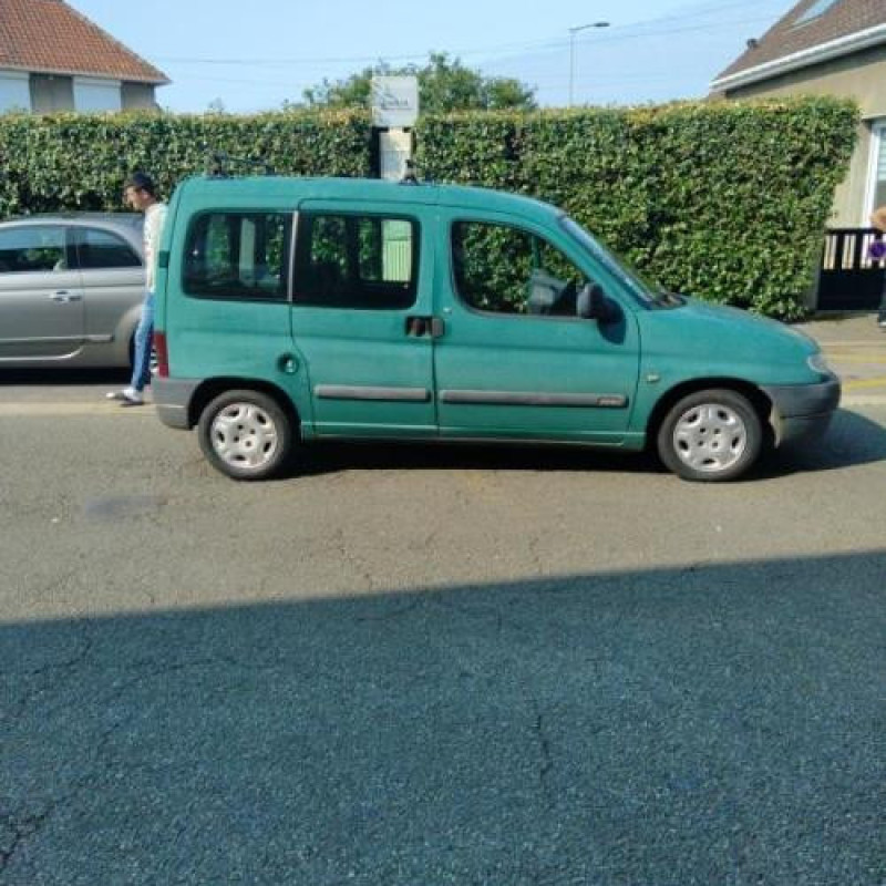 Pare boue avant gauche CITROEN BERLINGO 1 Photo n°5