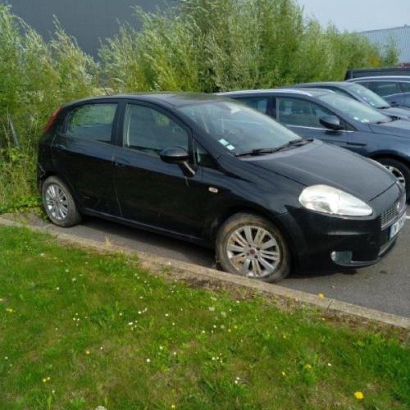 Capot FIAT GRANDE PUNTO Photo n°13