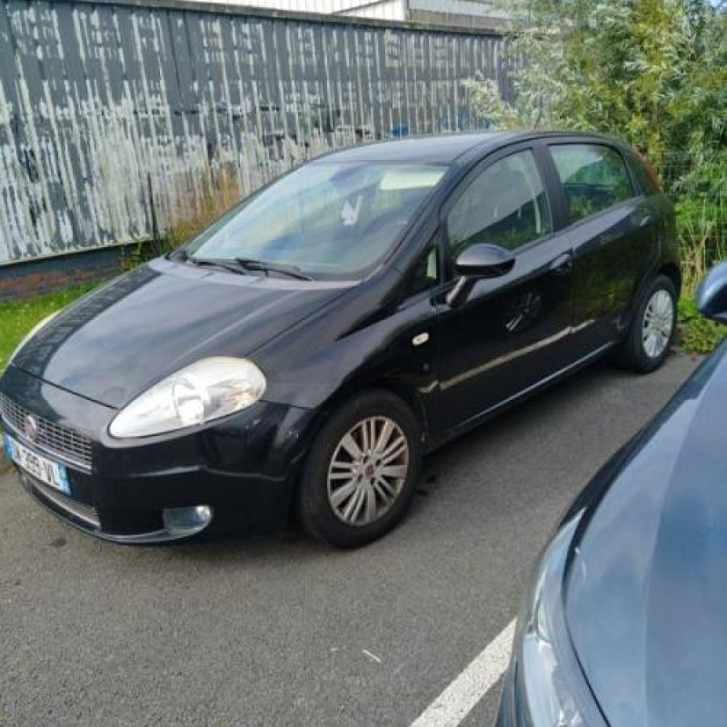 Capot FIAT GRANDE PUNTO Photo n°14