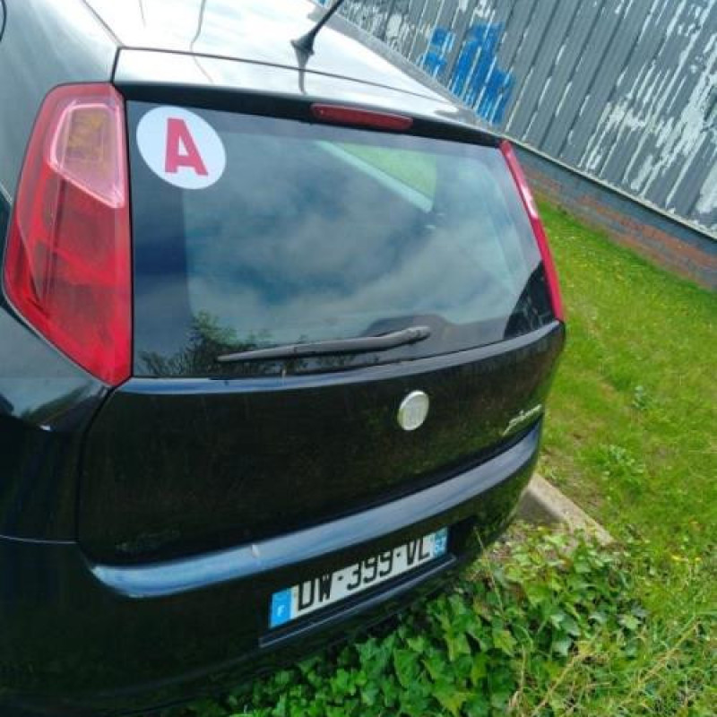 Capot FIAT GRANDE PUNTO Photo n°15