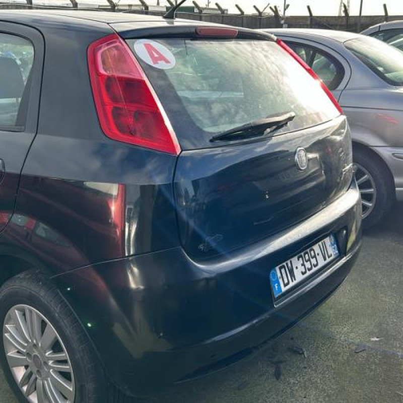 Poignee porte avant droit FIAT GRANDE PUNTO Photo n°19