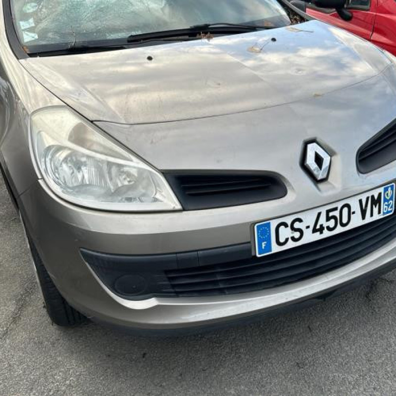 Pare boue arriere droit RENAULT CLIO 3 Photo n°7