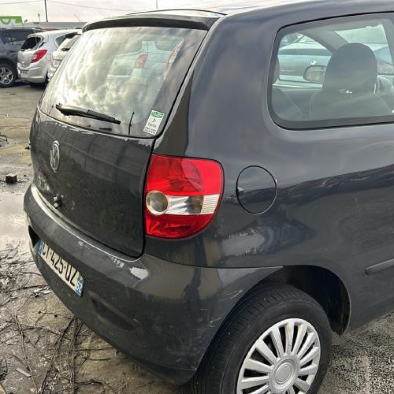 Pare choc arriere VOLKSWAGEN FOX Photo n°15