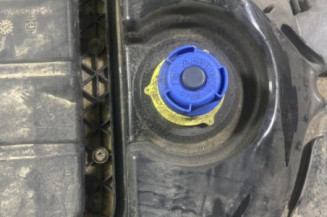 Réservoir AdBlue PEUGEOT 208 1