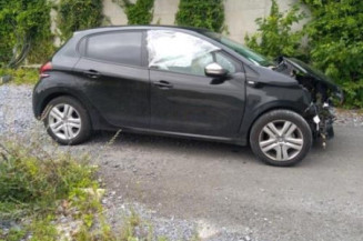 Vitre arriere droit PEUGEOT 208 1