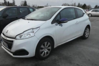 Interrupteur de leve vitre avant droit PEUGEOT 208 1