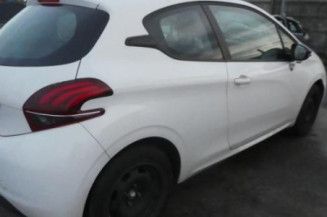 Cremaillere assistee PEUGEOT 208 1