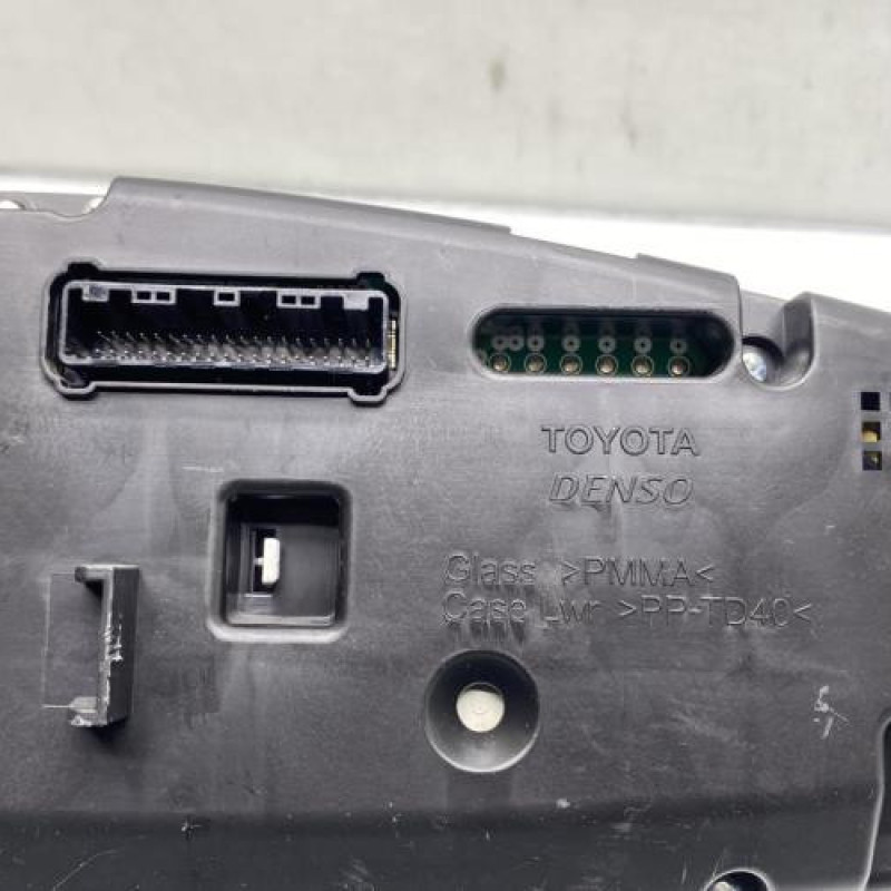 Compteur TOYOTA VERSO Photo n°4