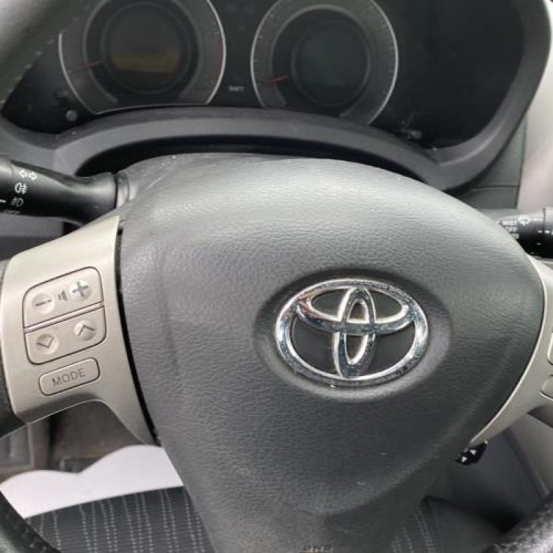 Attache ceinture arriere gauche TOYOTA AURIS 1 Photo n°20