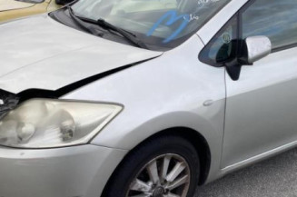 Pretensionneur de ceinture avant droit TOYOTA AURIS 1