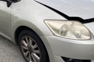 Pretensionneur de ceinture avant droit TOYOTA AURIS 1