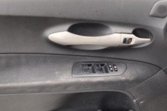 Pretensionneur de ceinture avant droit TOYOTA AURIS 1